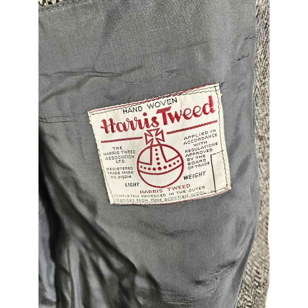Vintage Alexanders Wide World of Fashion 40R Gray Harris Tweed Distressed Blazer